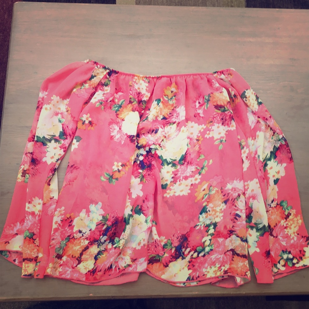 Ambiance floral off the shoulder top
